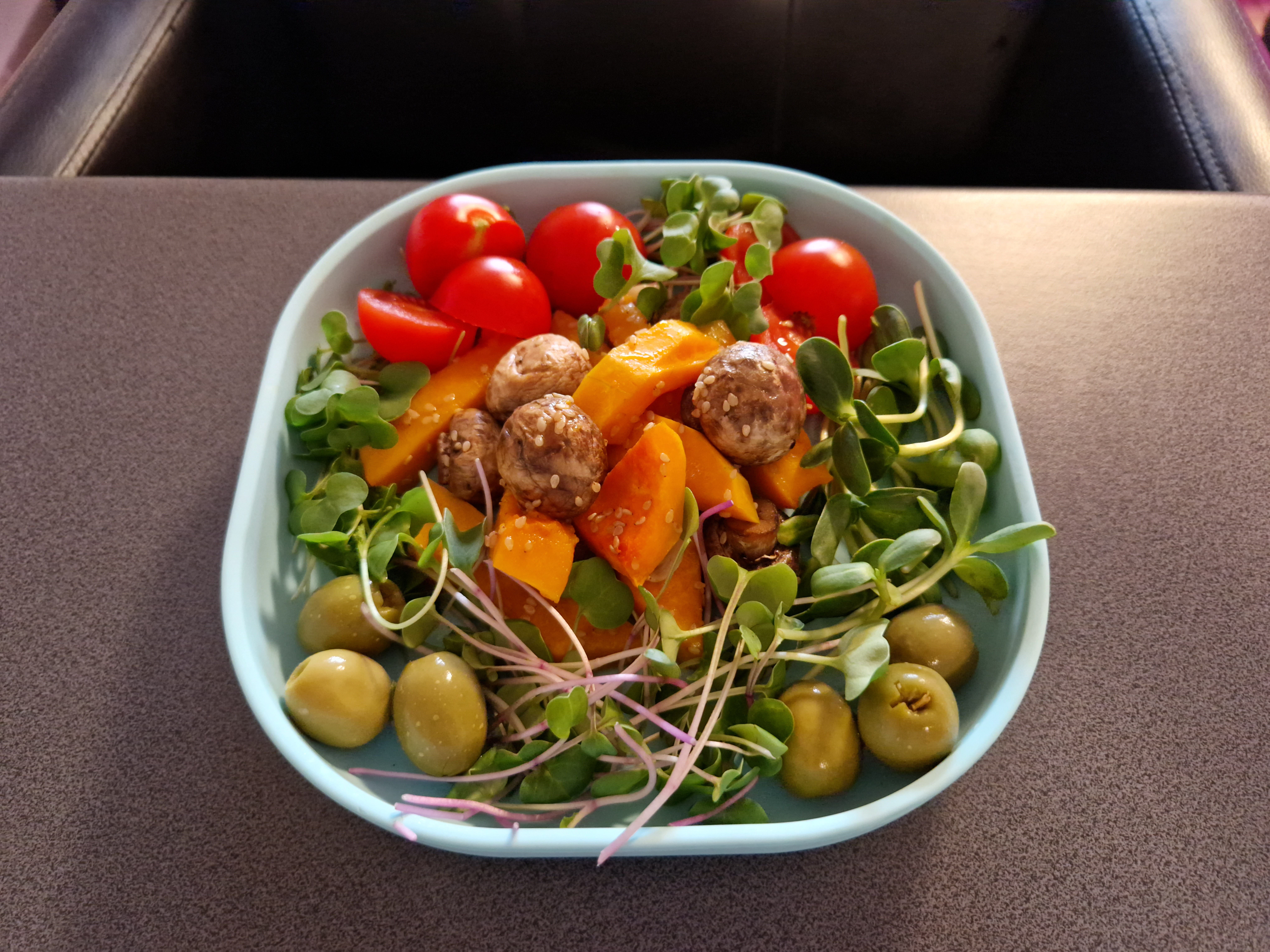 Jelo s mikropovrćem